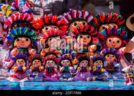 Traditionelle mexikanische Stoffpuppen (muñecas de trapo), Bernal, Queretaro, Mexiko Stockfoto