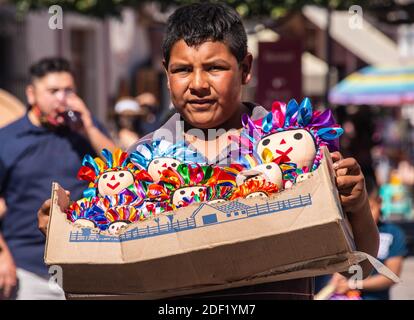 Traditionelle mexikanische Stoffpuppen (muñecas de trapo), Bernal, Queretaro, Mexiko Stockfoto