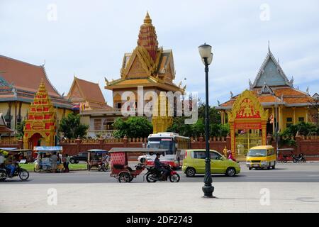 Kambodscha Phnom Penh - Flussblick zum Wat Ounalom Kloster Komplex Stockfoto