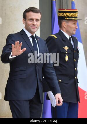 Frankreichs Präsident Emmanuel Macron begrüßt den niederländischen Premierminister Mark Rutte am 14. Februar 2020 im Elysée-Palast in Paris. Foto von Christian Liewig/ABACAPRESS.COM Stockfoto