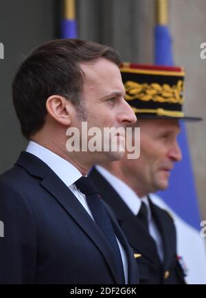 Frankreichs Präsident Emmanuel Macron begrüßt den niederländischen Premierminister Mark Rutte am 14. Februar 2020 im Elysée-Palast in Paris. Foto von Christian Liewig/ABACAPRESS.COM Stockfoto