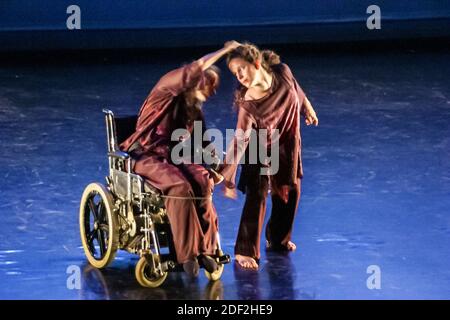 Miami Florida, New World School of the Arts Dance Theatre, Theater AXIS Dance Company behinderten Rollstuhl Tänzer Tanzbühne, Studenten Schauspieler ein Stockfoto