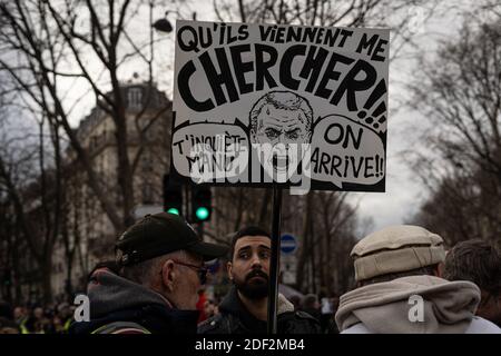 Am 20. Februar 2020 protestieren die Menschen in Paris gegen die Rentenreform. Foto von Florent Bardos/ABACAPRESS.COM Stockfoto