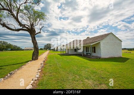 Texas Forts Trail, Fort McKavett State Historic Site, Lieutenants Row erbaut 1850er Jahre Stockfoto