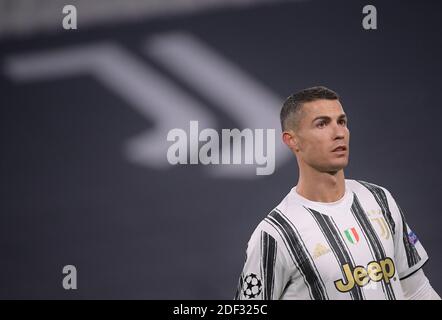 Turin, Italien. Dezember 2020. Cristiano Ronaldo von FC Juventus reagiert beim UEFA Champions League Group G Spiel zwischen FC Juventus und Dynamo Kiew am 2. Dezember 2020 in Turin, Italien. Quelle: Federico Tardito/Xinhua/Alamy Live News Stockfoto