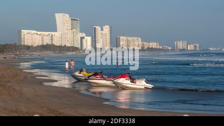 Jetskis am Diamante Beach Acapulco, Guerrero, Mexiko Stockfoto