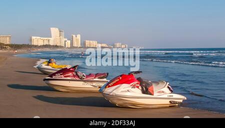 Jetskis am Diamante Beach Acapulco, Guerrero, Mexiko Stockfoto