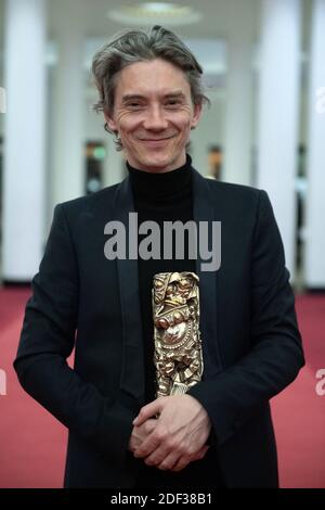Swann Arlaud posiert mit dem Besten Darsteller in einer Nebenrolle für den Film Grace a Dieu bei der 45. Cesar Ceremony in Paris, Frankreich am 28. Februar 2020. Foto von Aurore Marechal/ABACAPRESS.COM Stockfoto