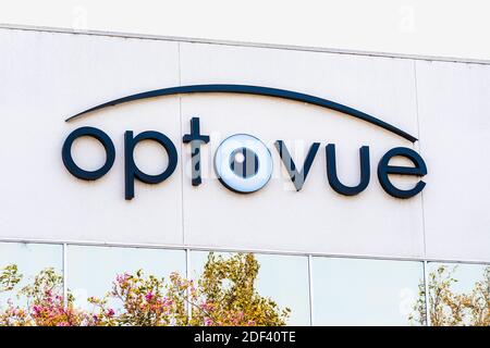 Sep 17, 2020 Fremont / CA / USA - Optovue Logo am Hauptsitz im Silicon Valley; Optovue, Inc. Entwickelt und vertreibt ophthalmologische Geräte Stockfoto