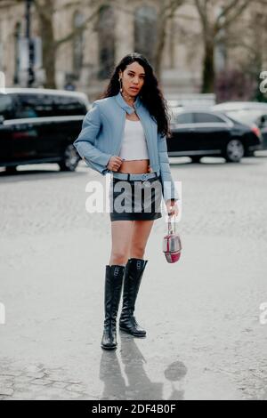 Street style, Aleali May Ankunft in Chanel Herbst Winter 2020-2021 Show, im Grand Palais, Paris, Frankreich, am 3. März 2020 statt. Foto von Marie-Paola Bertrand-Hillion/ABACAPRESS.COM Stockfoto