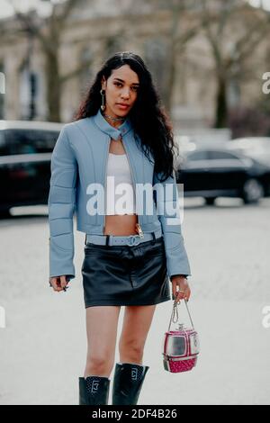 Street style, Aleali May Ankunft in Chanel Herbst Winter 2020-2021 Show, im Grand Palais, Paris, Frankreich, am 3. März 2020 statt. Foto von Marie-Paola Bertrand-Hillion/ABACAPRESS.COM Stockfoto