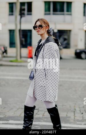 Street style, Natalia Ostofsky Ankunft in Miu Miu Herbst Winter 2020-2021 Show, in Iena, Paris, Frankreich, am 3. März 2020 statt. Foto von Marie-Paola Bertrand-Hillion/ABACAPRESS.COM Stockfoto