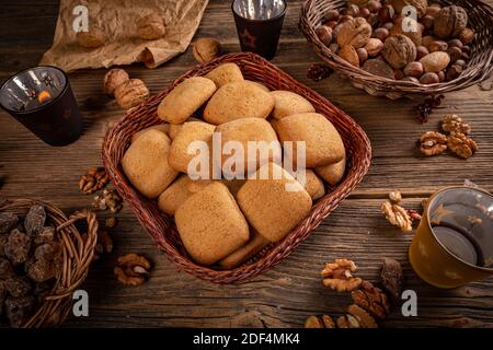 Hausgemachte Weihnachtsplätzchen. Leckerer festlicher Keks. Lebkuchen Stockfoto