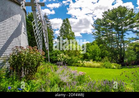 Windmühle in Heritage Museums & Garden, Sandwich, MA Stockfoto