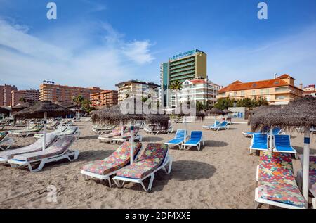 FUENGIROLA, SPANIEN, Emty Beach in Fuengirola, Costa del Sol, Provinz Malaga, Andalusien, Spanien Stockfoto