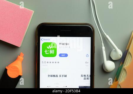 New York, USA - 1. Dezember 2020: 7FRESH Mobile App Icon auf dem Telefonbildschirm Draufsicht, illustrative Editorial. Stockfoto