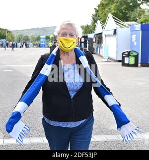 Die Fans kommen während des Pre Season Freundschaftsspiel zwischen Brighton und Hove Albion Chelsea im Amex Stadium , Brighton , 29. August 2020 zurück zum Amex. Das Spiel wird auch als Testevent verwendet, um Fans wieder in Live-Sportveranstaltungen in England mit 2500 Fans zu bringen - nur zur redaktionellen Verwendung. Stockfoto