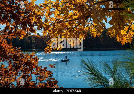 Fischer auf Walden Pond, Lexington, Massachusetts, USA Stockfoto