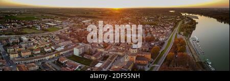 Luftaufnahme der Stadt Boretto, Reggio Emilia, italien Stockfoto