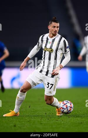 Turin, Italien. Dezember 2020. Radu Dragusin (Juventus) während des UEFA 'Champions League 2020 2021'-Spiels zwischen Juventus 3-0 Dinamo Kiev im Allianz-Stadion am 02. Dezember 2020 in Turin, Italien. Quelle: Maurizio Borsari/AFLO/Alamy Live News Stockfoto