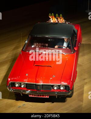 London, Großbritannien. Dezember 2020. Ein Mercury Cougar XR7 aus dem Jahr 1969, der im James Bond Film 'On her Majesty's Secret Service' verwendet wird, wird am 16. Dezember zum ersten Mal in Bonhams versteigert. Es hat eine Schätzung von £100,000-150,000. Der Cougar gehörte dem Bond-Mädchen Contessa Teresa Di Vicenzo, gespielt von der verstorbenen Diana Rigg. James Bond wurde von George Lazenby gespielt. Kredit: Mark Thomas/Alamy Live Nachrichten Stockfoto