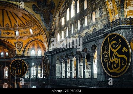 Istanbul, Türkei / September 03 2019: Innenansicht der Hagia Sophia (Kirche der Heiligen Weisheit). Stockfoto