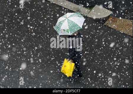 - Mailand, neve in città - Mailand (Italien), Schnee in der Stadt Stockfoto