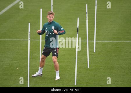 München, Deutschland. Dezember 2020. Joshua KIMMICH (FC Bayern München) beim Training, FC Bayern München, Training in der Saebener Straße. Fußball 1. Bundesliga, Saison 2020/2021 am 3. Dezember 2020. Quelle: dpa/Alamy Live News Stockfoto
