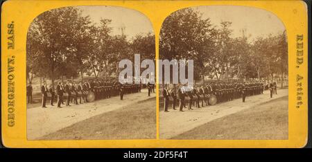 Männer in Uniform, teilweise mit Trommeln., Standbild, Stereographen, 1850 - 1930, Reed, S. C. Stockfoto