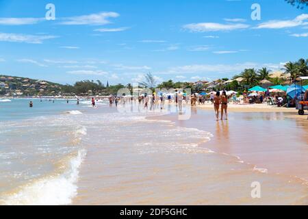 Buzios, Rio de Janeiro, Brasilien – 22. Dezember 2019: Praia da Geriba, Buzios, Rio de Janeiro, Brasilien. Panoramablick auf diesen schönen Strand. Stockfoto