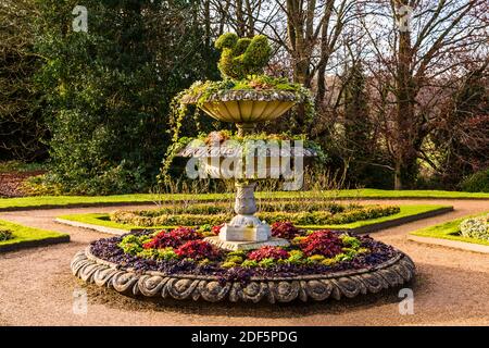 Parterrre auf dem Gelände von Hughenden, Buckinghamshire, Großbritannien Stockfoto