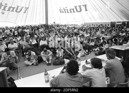 - PCI (Partito Comunista Italiano), Festa nazionale dell'Unità (Mailand, 1986) - PCI (Kommunistische Partei Italiens), Nationalfest der Unità (Mailand, 1986) Stockfoto