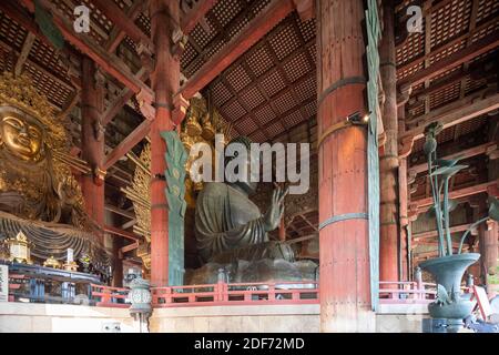 Der große Buddha (Daibutsu), die große Buddha-Halle (Daibutsuden), Tōdai-ji, Stadt Nara, Präfektur Nara, Japan Stockfoto