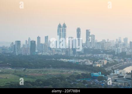 Indien, Maharashtra, Mumbai, Blick auf die Stadt und Mahalakshmi Rennbahn Stockfoto