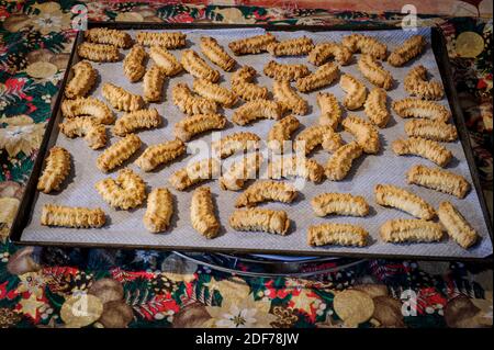 Traditionelle elsässische Weihnachtskuchen, Frankreich - jedes Jahr für die Weihnachtsferien ist es traditionell, kleine Kuchen namens "Bredele" zu machen. Stockfoto