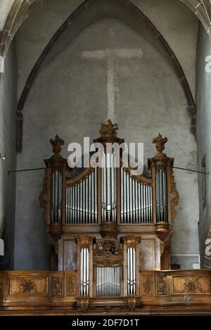 Frankreich, Mosel, Fenetrange, Place Marcel Dassault, Saint Remy Kirche datiert 15. Jahrhundert, Orgel daterd 15. Jahrhundert Stockfoto