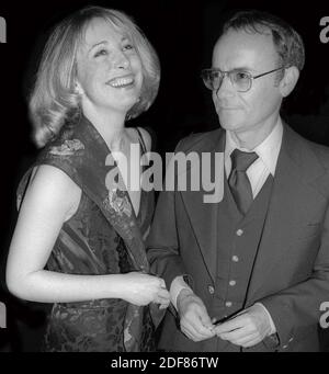 Terri Garr und Buck Henry 1977 Foto von Adam Schädel/PHOTOlink/MediaPunch Stockfoto