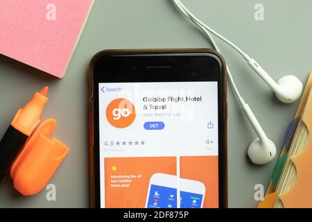 New York, USA - 1. Dezember 2020: Goibibo Mobile App Icon auf dem Telefonbildschirm Draufsicht, illustrative Editorial. Stockfoto
