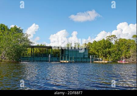 West Lake, Pavillion, Docks, Kajakpaddeln zur Bootsrampe, Wasser, Natur, Bäume, Erholung, Sport, Everglades National Park, Florida, Flamingo, FL, Stockfoto