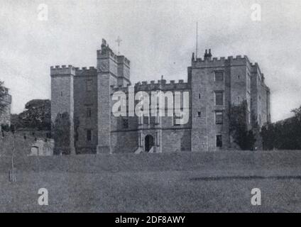 Antikes Vintage-Foto von Chilingham Castle in Northumberland, England. Angeblich von sechs Geistern heimgesucht und als die am meisten heimgesucht Burg der Welt. Stockfoto