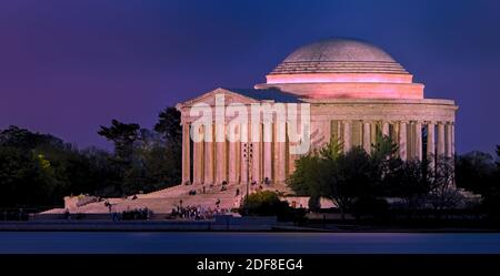 Das Jefferson Memorial neoklassizistisches Gebäude, entworfen von John Russell Pope. Der Bau wurde 1943 abgeschlossen. Das Denkmal wird von der gepflegt Stockfoto