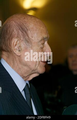 Paris, Frankreich. Dezember 2013. Tod von Präsident Valéry Giscard d'Estaing am 3. Dezember 2020. Stockfoto