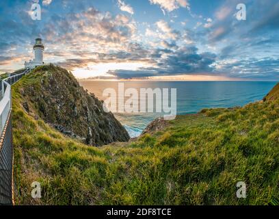 Sonnenaufgang am Cape Byron Leuchtturm, Byron Bay, New South Wales, Australien, dem östlichsten Punkt des australischen Festlandes Stockfoto