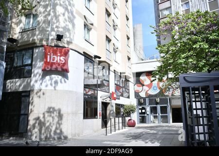 Gesamtansicht des Ibis Hotels in Paris, Frankreich am 20. April 2020. Foto von Karim Ait Adjedjou/Avenir Pictures/ABACAPRESS.COM Stockfoto