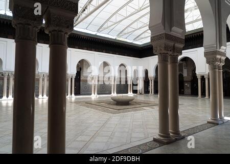 Der Innenhof der Großen Moschee von Paris. Paris, Frankreich, 23. April 2020. Stockfoto