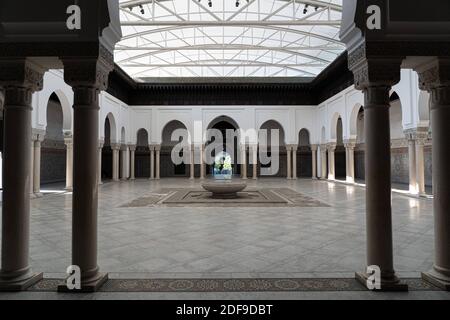 Der Innenhof der Großen Moschee von Paris. Paris, Frankreich, 23. April 2020. Stockfoto
