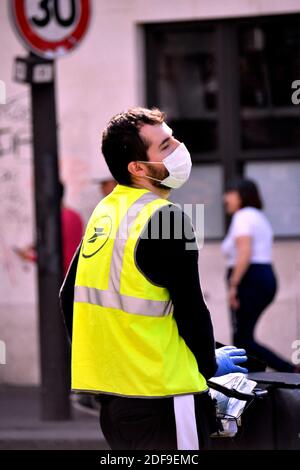 Tägliches Leben im 13. Arrondissement, während der Gefangenschaft des covid-19 Pandemienotfalls in Paris, Frankreich, am 25. April 2020. Foto von Karim Ait Adjedjou /Avenir Pictures/ABACAPRESS.COM Stockfoto