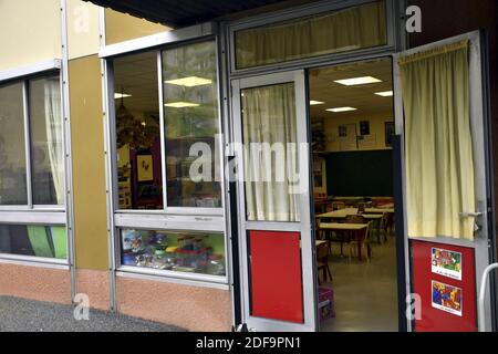 Vorbereitung auf den Schulbeginn am 11. Mai 2020 in einer Klasse in Paris, Frankreich am 5. Mai. Ab dem 11. Mai beginnt Frankreich seinen Definement-Plan nach 2 Monaten Sperrung, um die Ausbreitung von Covid-19 zu vermeiden. Foto von Karim Ait Adjedjou/Avenir Pictures/ABACAPRESS.COM Stockfoto