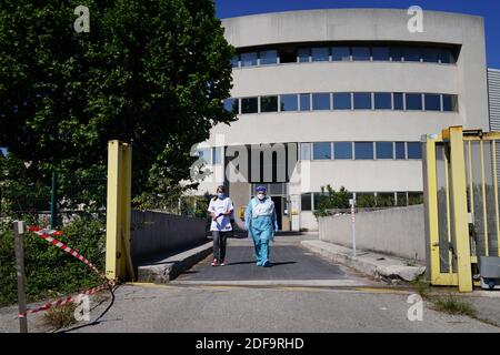 Pflegekräfte während der Covid-19-Tests. Die AP-HM eröffnete am 6. Mai 2020 ein zweites Covid-19-Screening-Zentrum in den nördlichen Stadtteilen von Marseille, Frankreich. Foto von Julien Poupart/ABACAPRESS.COM Stockfoto