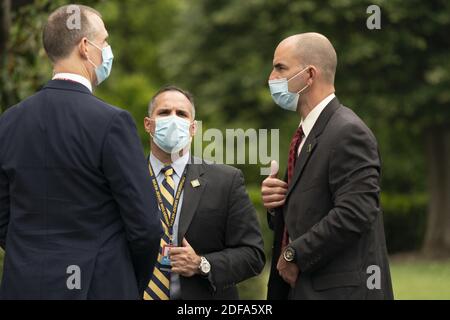 17. Mai 2020 - Washington, DC, USA: Geheimdienstagenten warten auf die Ankunft von US-Präsident Donald Trump im Weißen Haus nach einem Wochenendausflug nach Camp David. Foto von Chris Kleponis/Pool/ABACAPRESS.COM Stockfoto